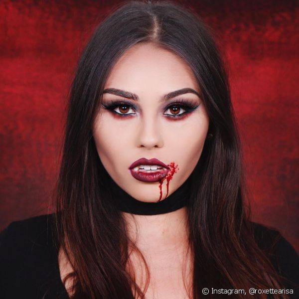 A maquiagem de vampiro ? ?tima inspira??o para o Halloween 2018 (Foto: Instagram @roxettearisa)